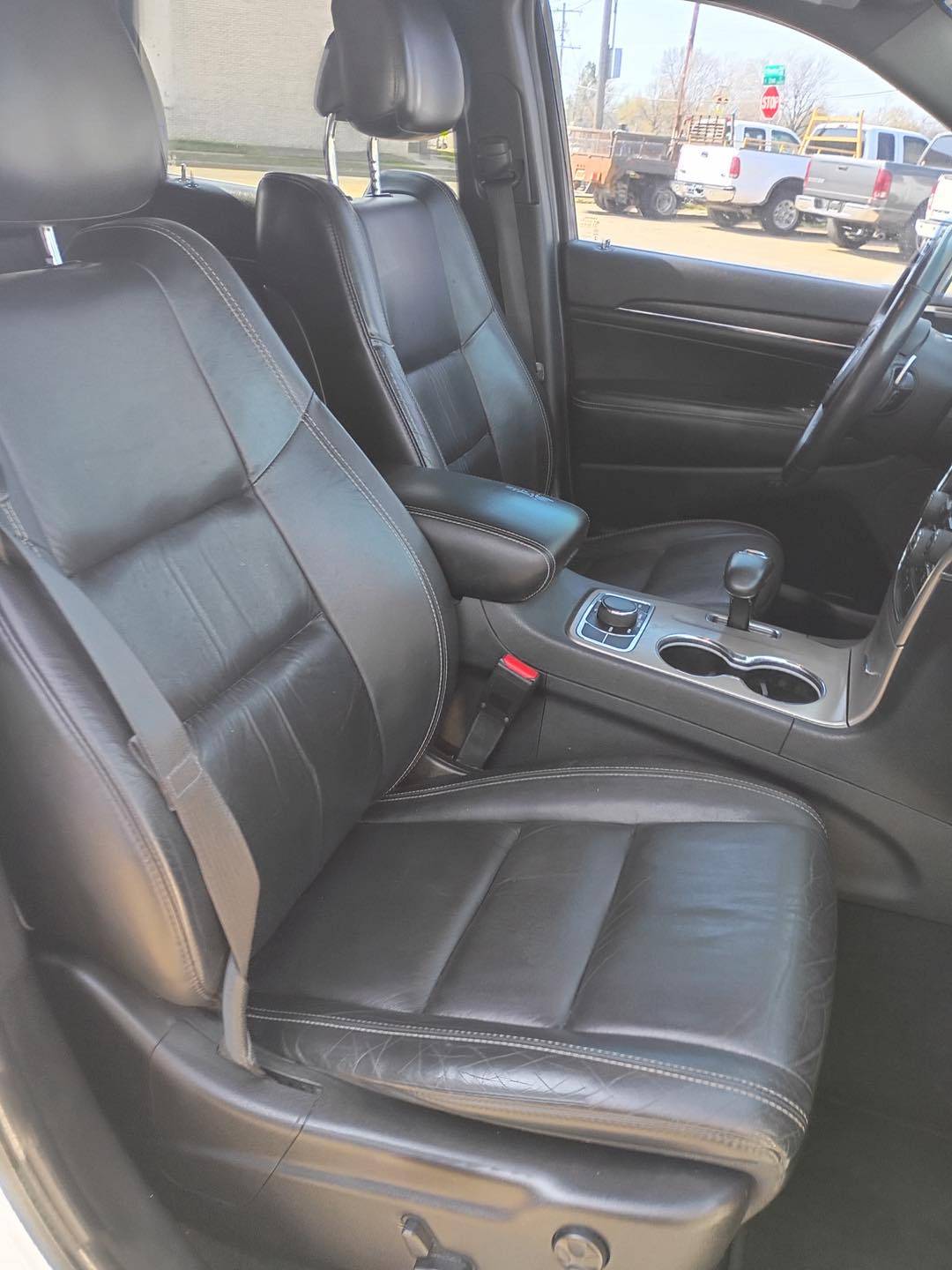 Car Image 10