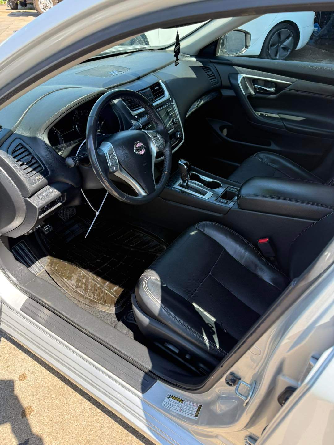 Car Image 4