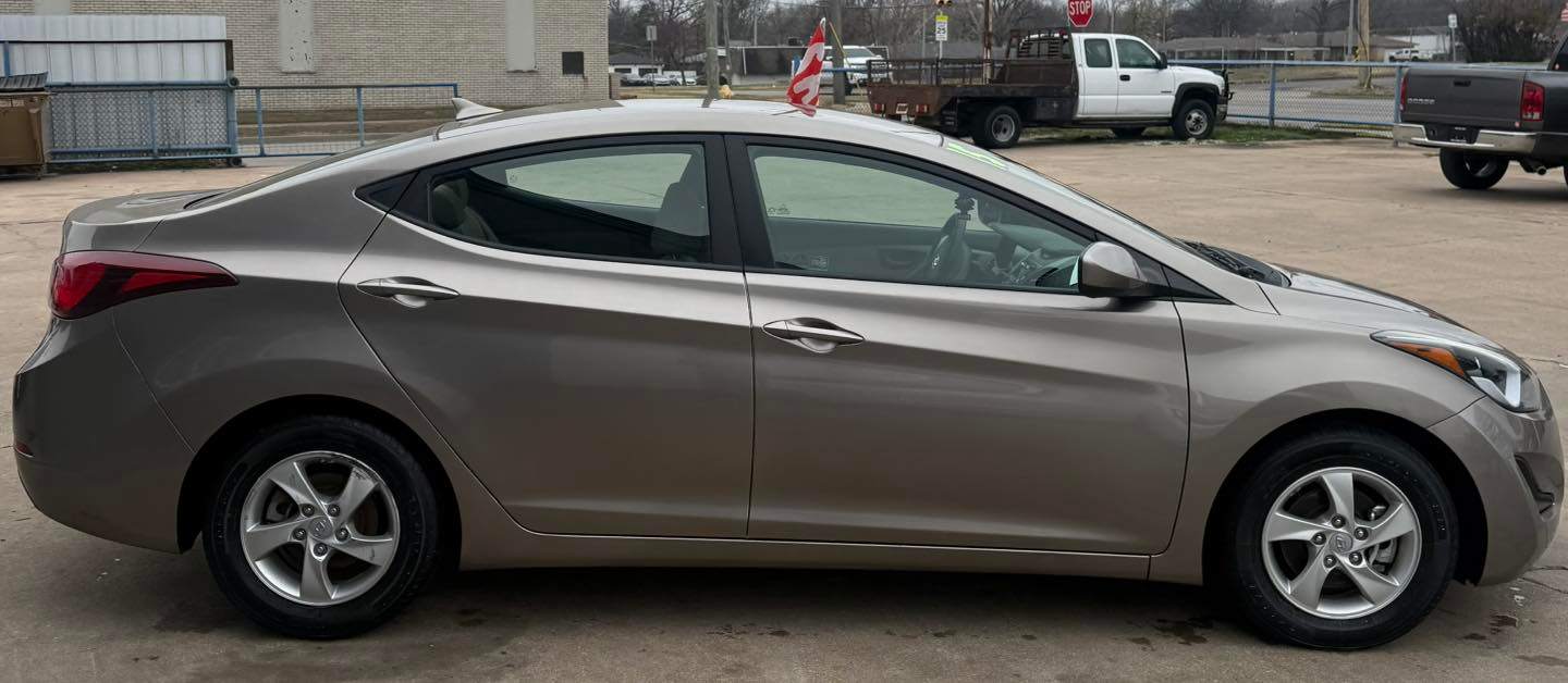 Car Image 11