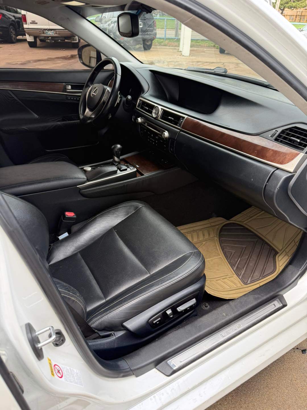Car Image 11