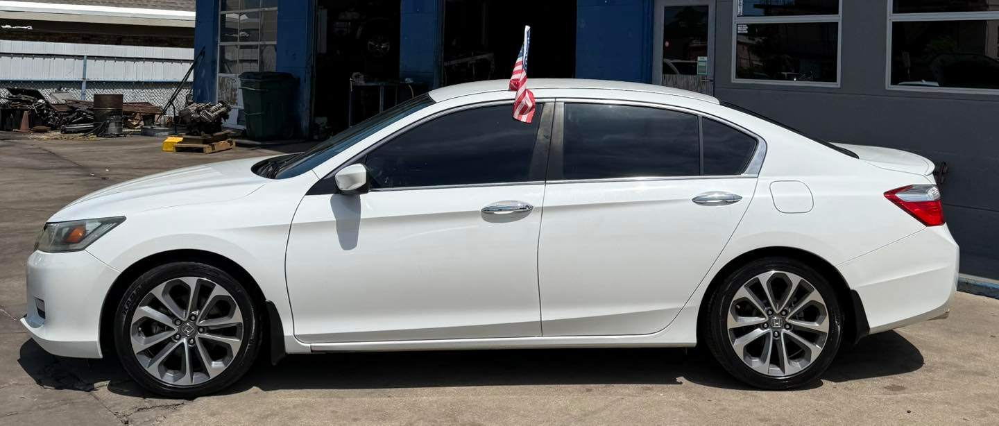 Car Image 4