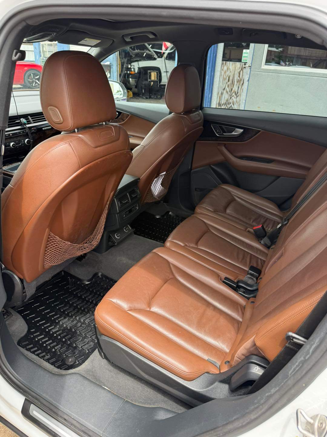 Car Image 9