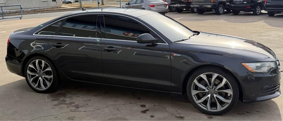Car Image 9